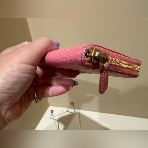 Prada Saffiano Bubblegum Pink Continental Zippy Wallet w/authenticity card - Picture 13 of 16